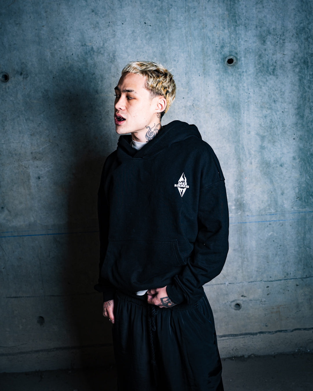 HOODIE BLACK YORU DIAMOND